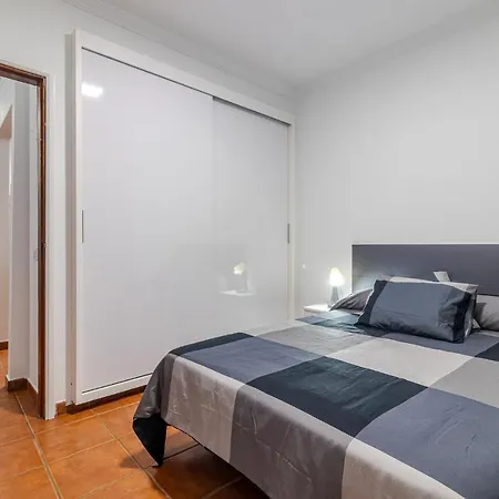 Flatguest Faro De Sardina - 3 Bed - Coast - Wifi