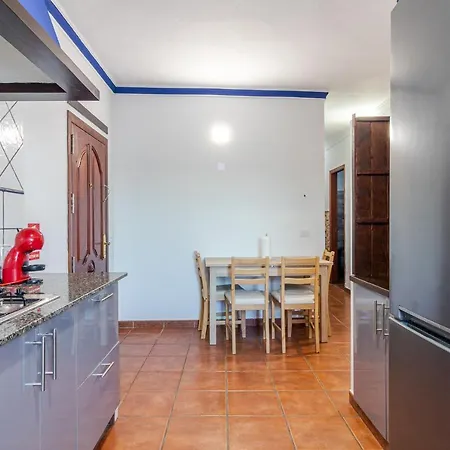 בית נופש Flatguest Faro De Sardina - 3 Bed - Coast - Wifi